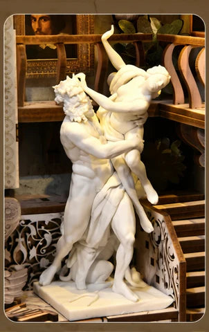 Statue mythologique en marbre