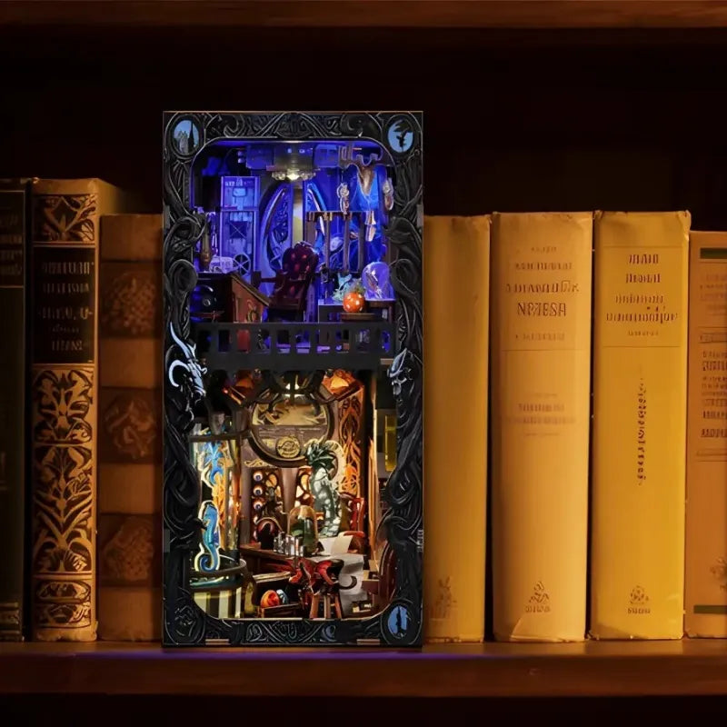 Book Nook - Chamber Of Exotic Beasts