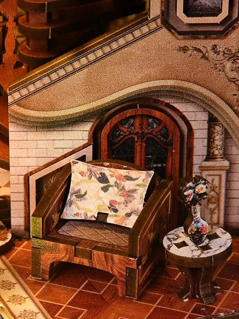 Fauteuil antique et guéridon en marbre