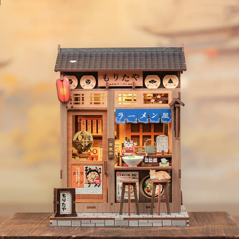 Book Nook - Morita-Ya, un kit créatif pour construire un diorama miniature. Parfait pour décorer une bibliothèque ou comme cadeau original pour un amoureux des livres. Par Nookette.