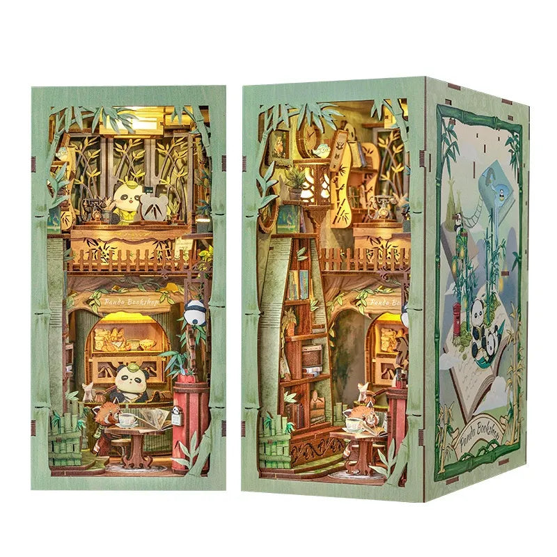 Book Nook - Panda Bookshop, un kit créatif pour construire un diorama miniature. Parfait pour décorer une bibliothèque ou comme cadeau original pour un amoureux des livres. Par Nookette.