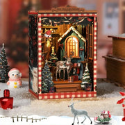 Book Nook - Snow Realm Pavilion, un kit créatif pour construire un diorama miniature. Parfait pour décorer une bibliothèque ou comme cadeau original pour un amoureux des livres. Par Nookette.