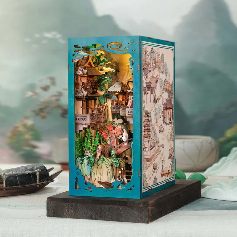 Book Nook | Su Dongpo's Life, un kit créatif pour construire un diorama miniature. Parfait pour décorer une bibliothèque ou comme cadeau original pour un amoureux des livres. Par Nookette.