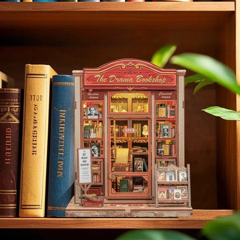 Maison Miniature - The Drama Bookshop