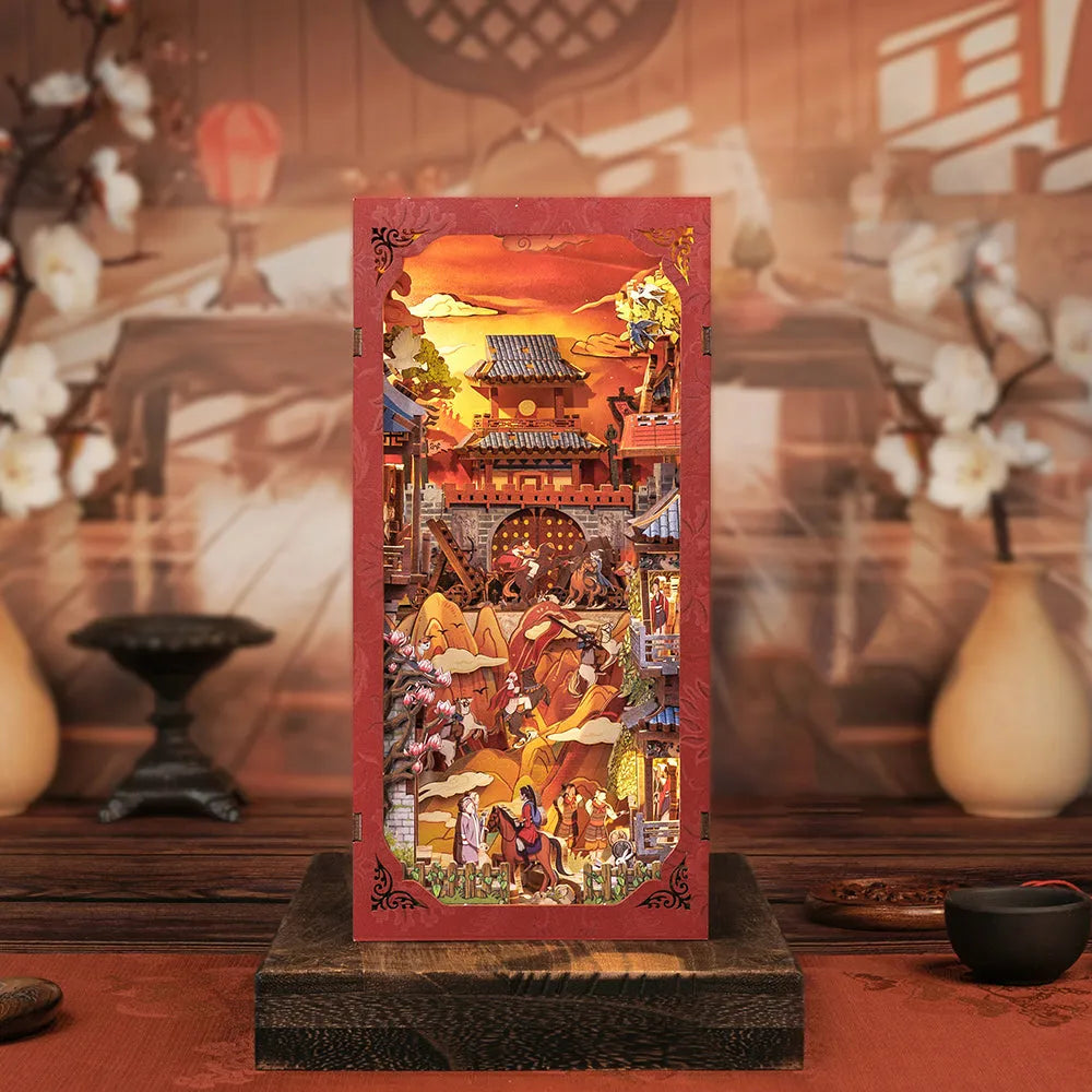 Book Nook | The Legend of Mulan, un kit créatif pour construire un diorama miniature. Parfait pour décorer une bibliothèque ou comme cadeau original pour un amoureux des livres. Par Nookette.